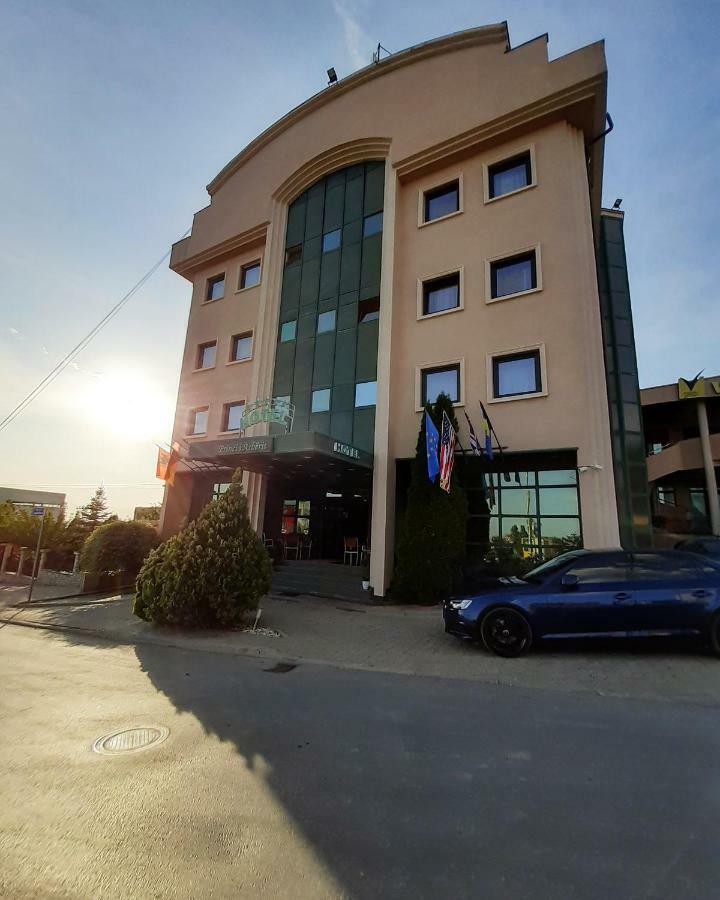 Hotel Princi I Arberit Pristina Exterior photo